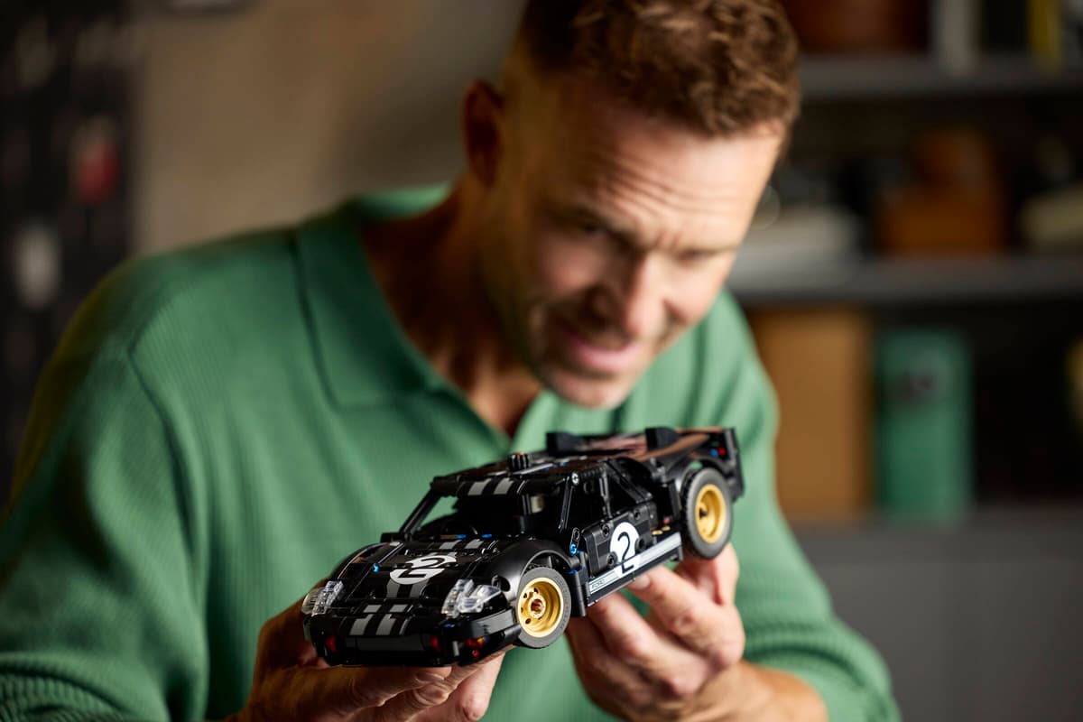 LEGO Technic 1966 Ford GT40 MKII Race Car - 42223